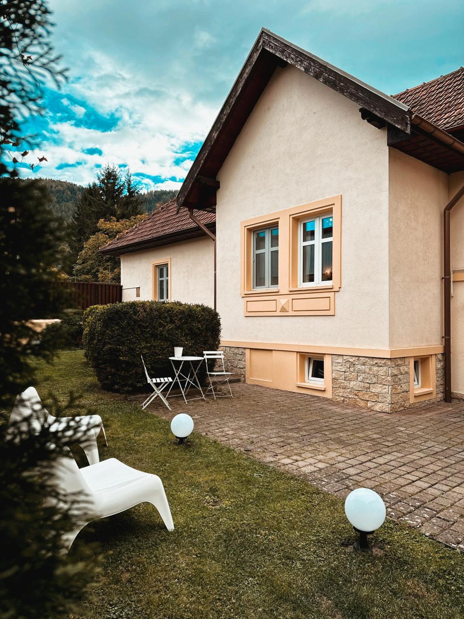 Marvellous Cozy In Old Center Town Villa *